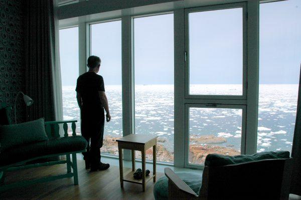 A room with a view of pack ice. (Carole Jobin)