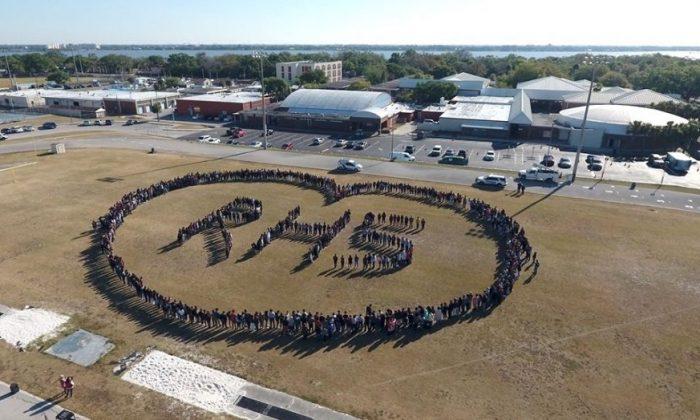 Students at Florida High School Walk Out in Support of Second Amendment