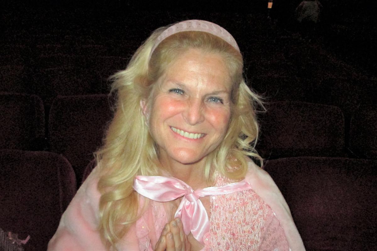 Entertainer Says Shen Yun ‘Takes You To Heaven’