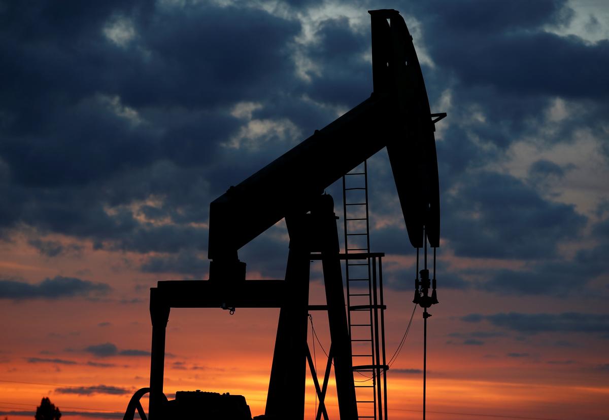OPEC+ Agrees to Increase Production to 400,000 BPD Despite Omicron