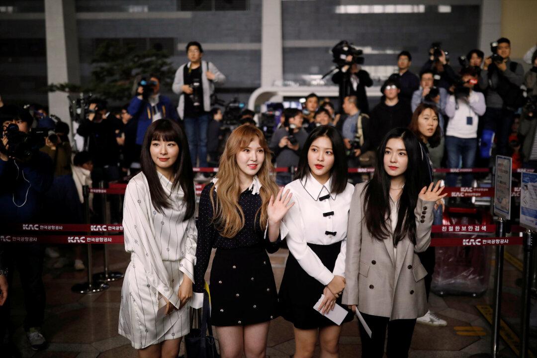 Kim Jong Un, Wife, Watch South Korean K-pop Stars Perform in Pyongyang