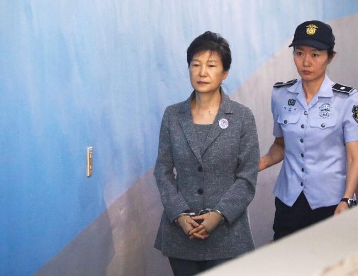 South Korean ousted leader Park Geun-hye arrives at a court in Seoul, South Korea, on Aug. 25, 2017. (Kim Hong-Ji /Reuters)