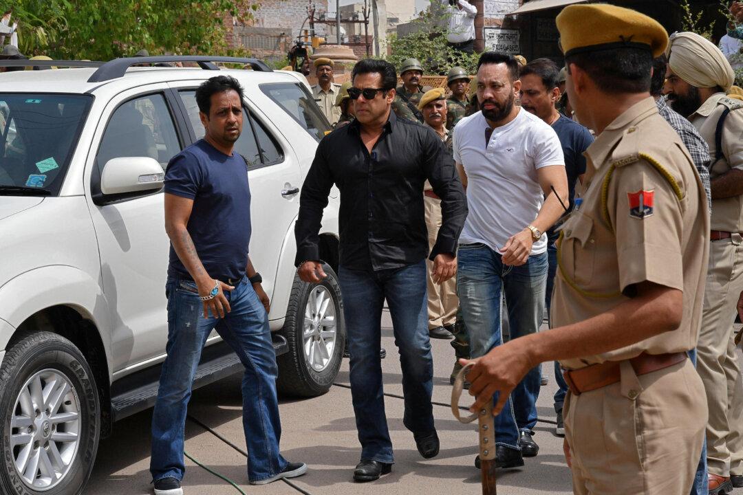Bollywood Star Khan Gets Bail After Serving Two Days in Jail for Poaching