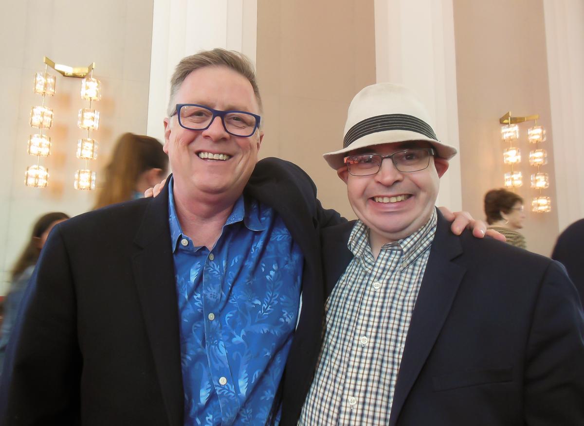 Photographer Finds Shen Yun’s Colors Stunning