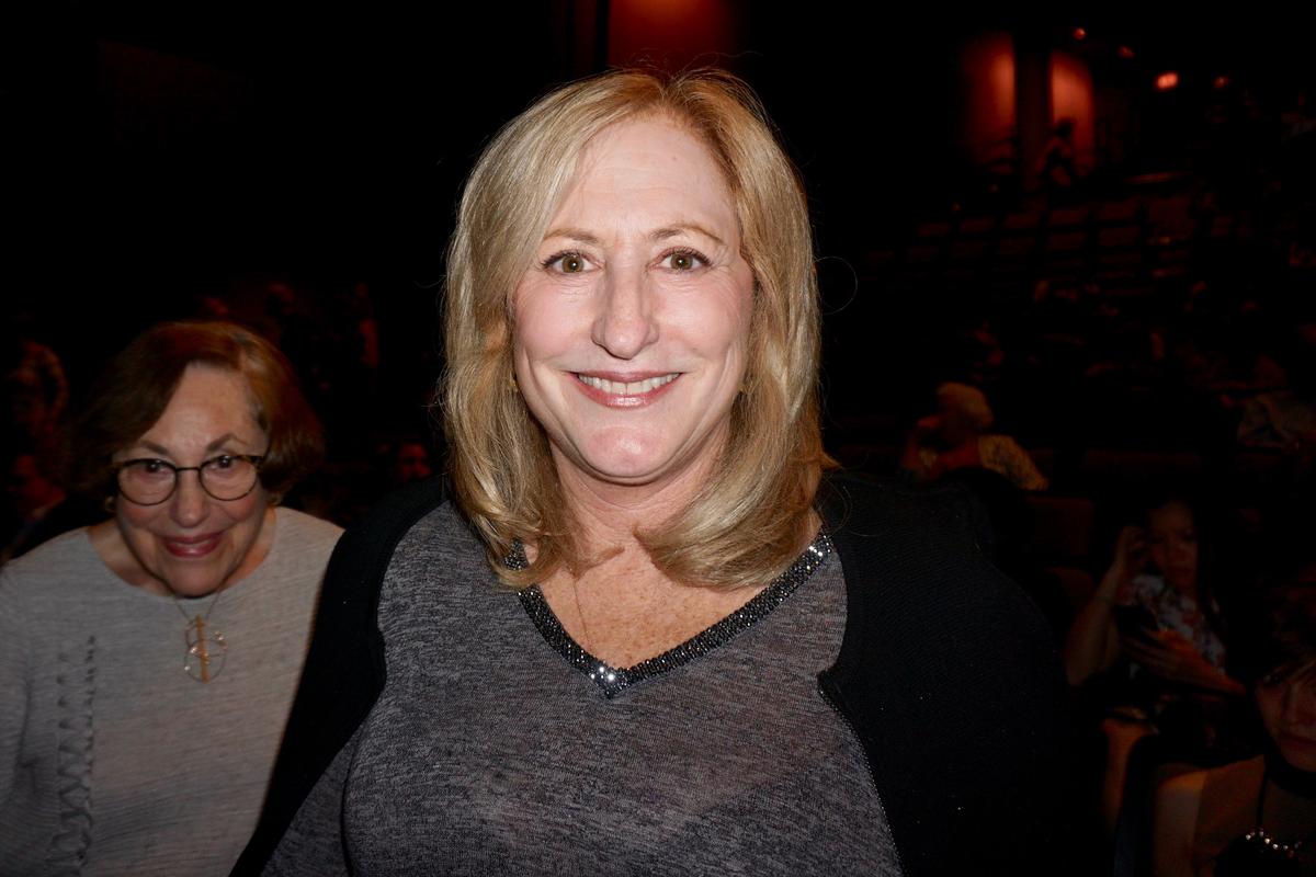 Shen Yun, ‘It’s a piece of art on the stage,’ Art Dealer Says