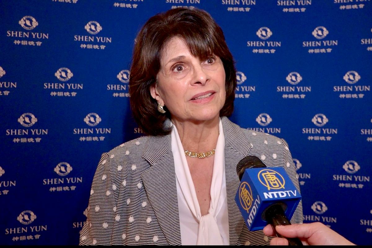 Congresswoman Finds Shen Yun Interesting and Inspiring