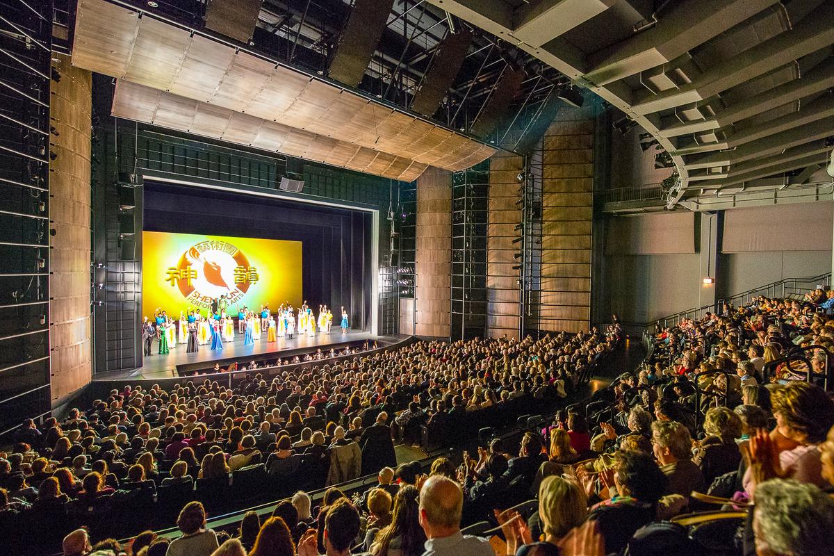 Shen Yun’s Orchestral Instrumentation Impresses Piano Teacher