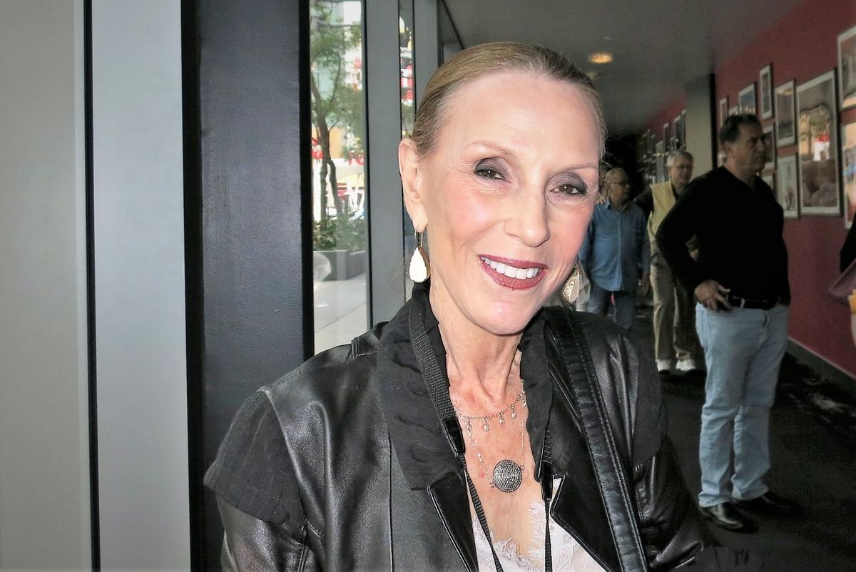 Shen Yun Is ‘Brilliantly Done’, Painter and Interior Designer Says