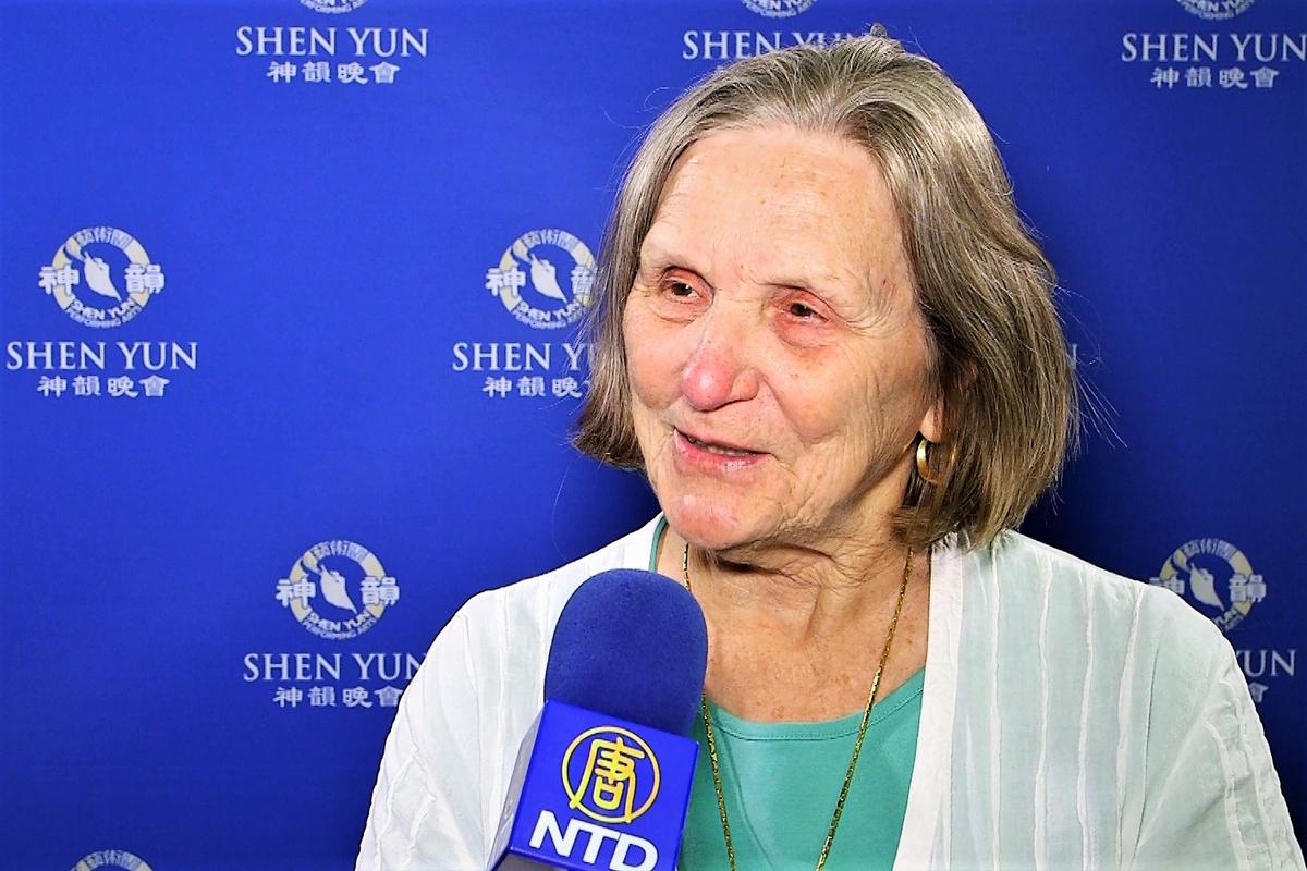 Retired Theater Producer and Director: Shen Yun Artists Are Exquisite