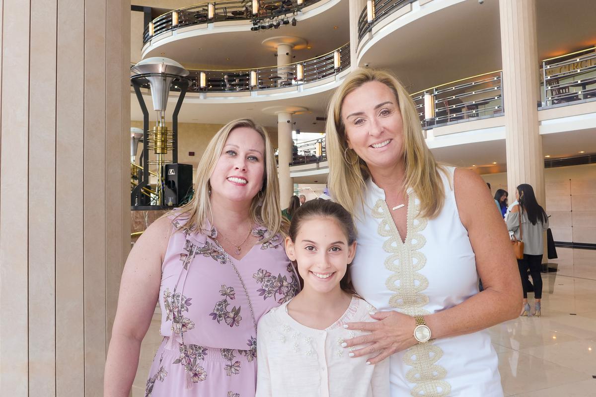 Company Owner Finds Shen Yun’s Chinese Dance Stories Very Touching