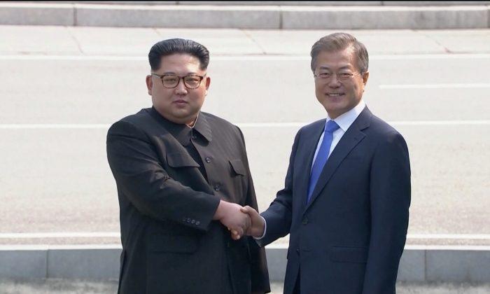Leaders of Two Koreas Shake Hands, Begin Historic Summit at DMZ