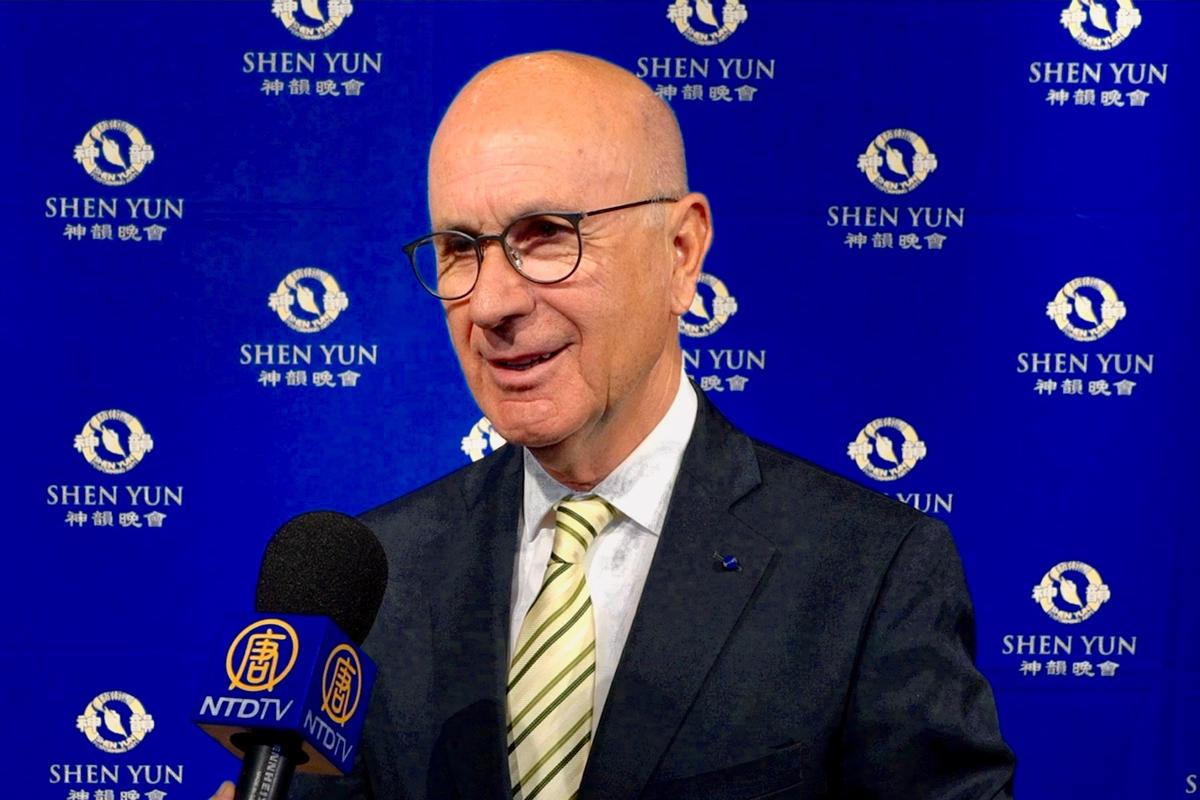 Former Chairman of the Foreign Affairs Commission: Shen Yun, ‘a performance to recommend’