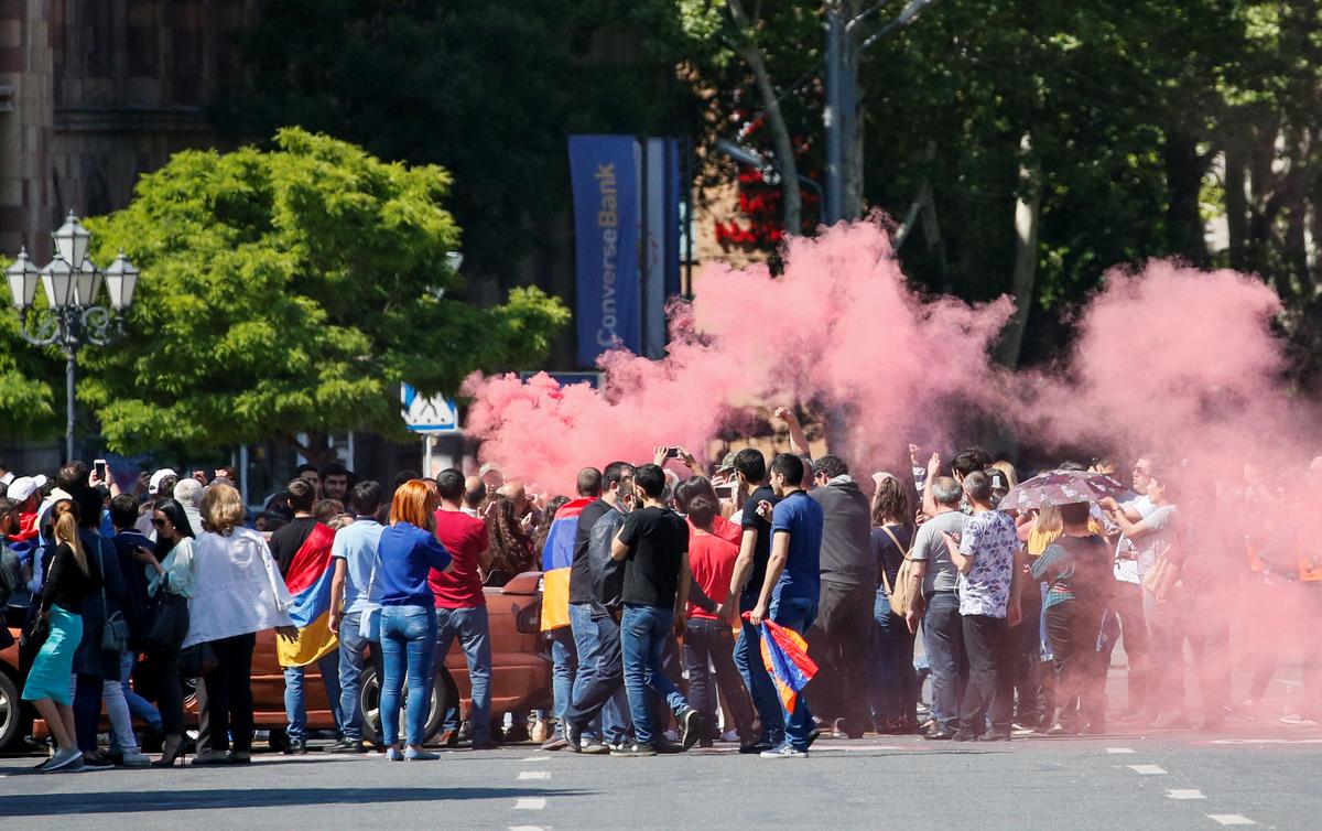 Protesters Block Roads Across Armenia in Stand-Off With Authorities