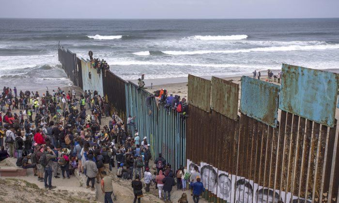 Migrant Caravan Frustrates an Administration That Wants Stronger Border Controls