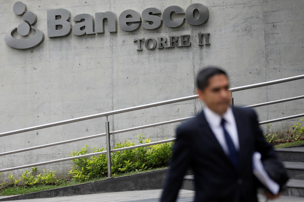 Venezuela Arrests 11 Top Executives of Private Banesco Bank