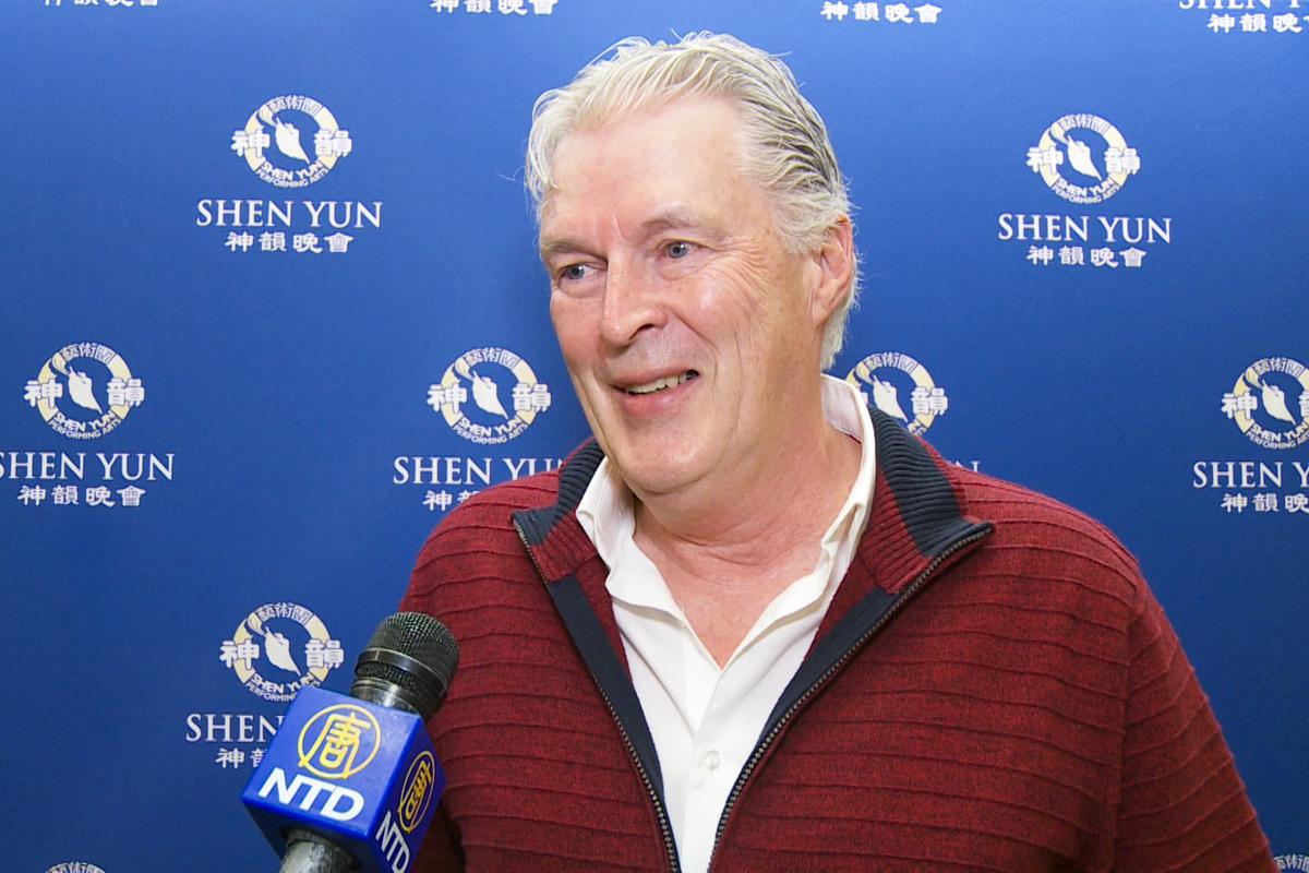 Associate Professor Feels Shen Yun Will Impact Community