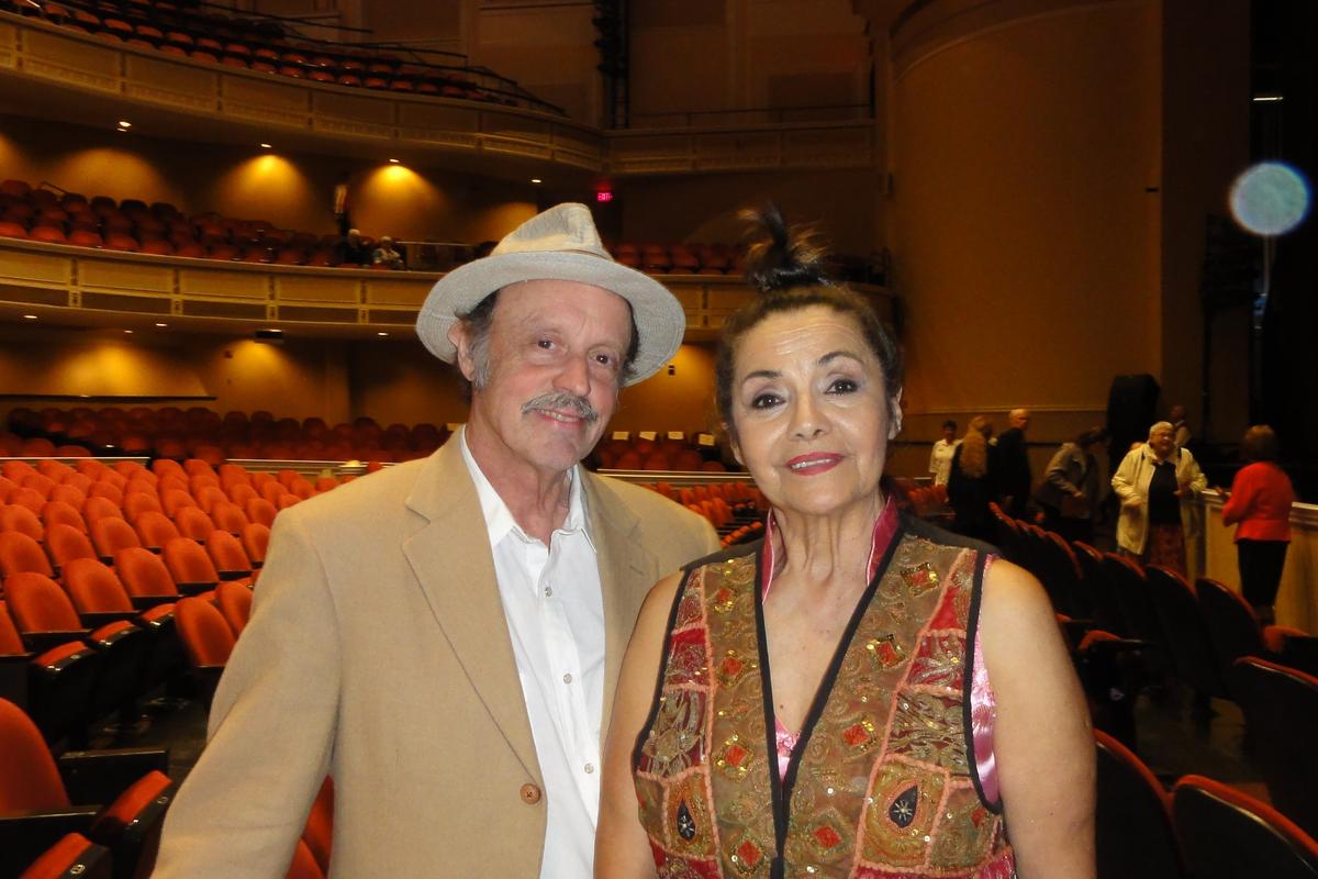 Artist Captivated by Shen Yun’s Aesthetics