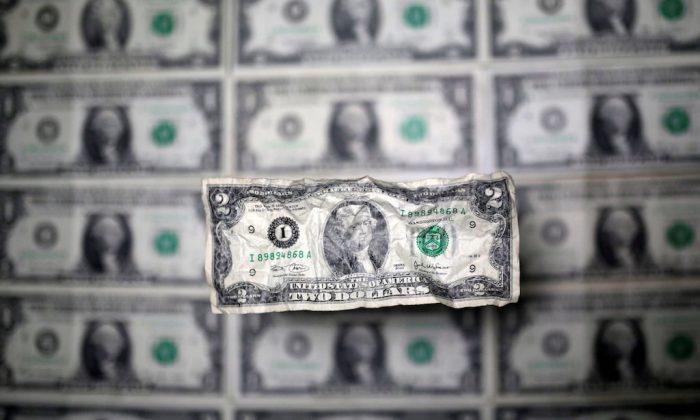 Dollar Sets 2018 Highs on Jitters Over Iran, Italy