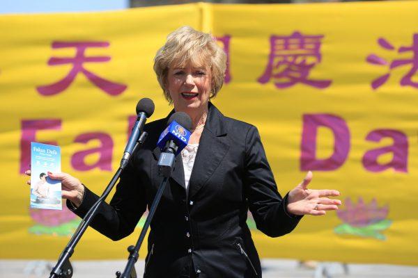 Liberal MP Judy Sgro addresses the crowd celebrating the Falun Dafa Day on the Parliament Hill in Ottawa on May 9, 2018. (Jonathon Ren/The Epoch Times)