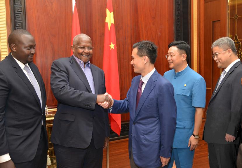 ‘President Ye’ has a good relationship with Ugandan politician Sam Kutesa, President of the 69th General Assembly of the United Nations. (official website http://en.cefc.co/)