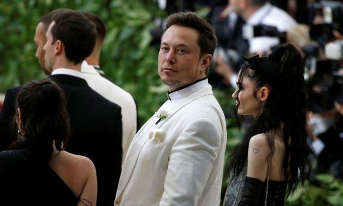 Elon Musk Promises Free Rides Through Tunnel, but to Where?