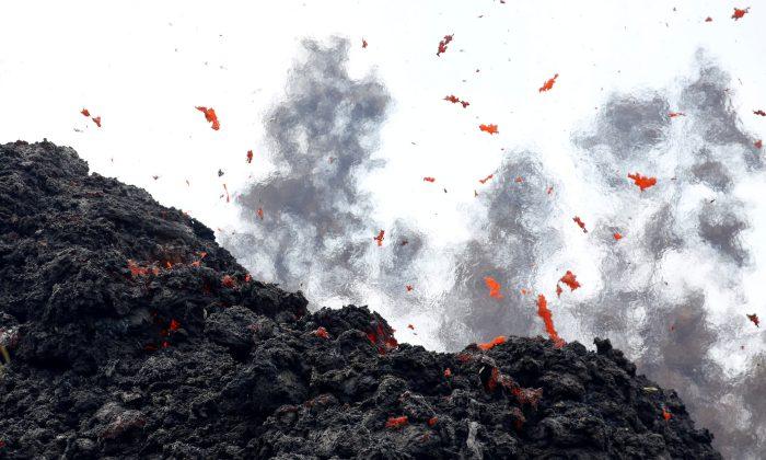 Roaring Like Jet Engines, New Crack Opens at Hawaii Volcano
