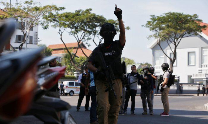 Suicide Bomber on Motorbike Wounds Police in Indonesia’s Surabaya
