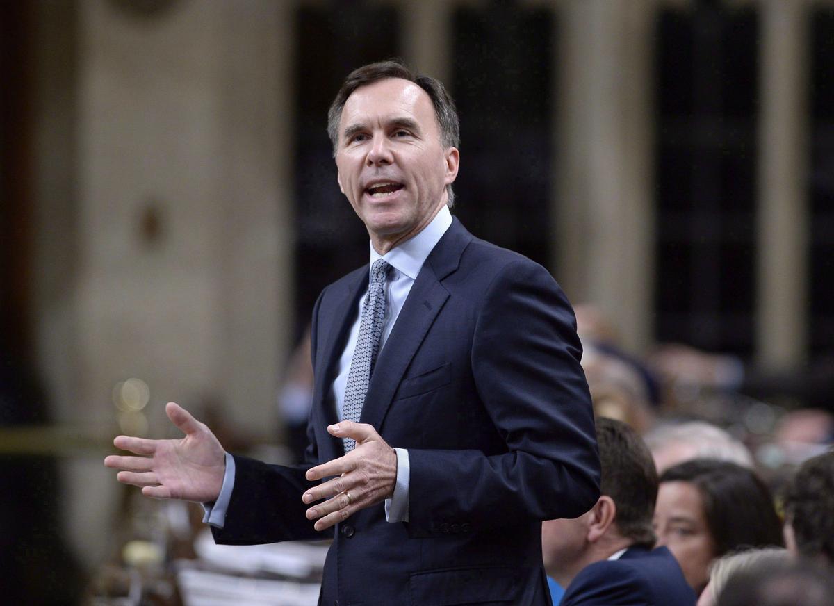 If Kinder Morgan bails, feds would back new Trans Mountain investors: Morneau