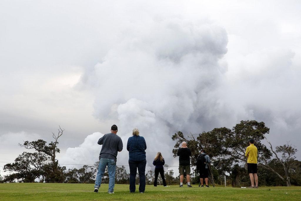 Ash Cloud From Hawaii Volcano Sparks Red Alert for Aviation