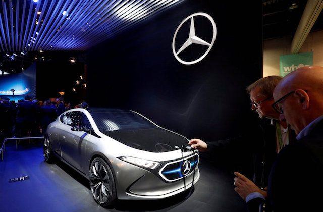 Mercedes-Benz to Make Tesla-Rivalling Electric Compact Car