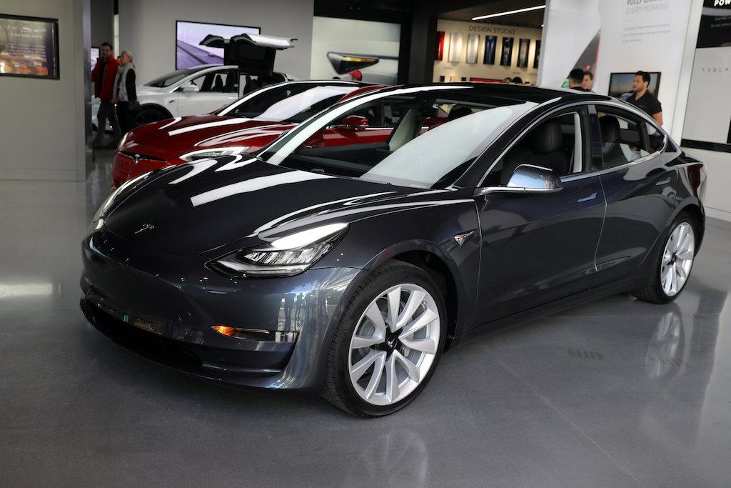 Consumer Reports to Retest Tesla Model 3 After Brake Fix