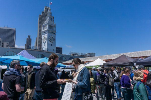 The market hums with constant energy—and crowds. (Crystal Shi/The Epoch Times)