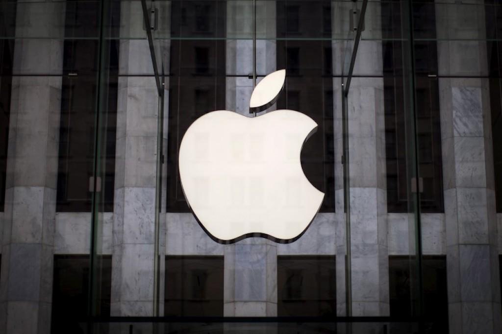 Apple Becomes First US Company to Reach $1 Trillion