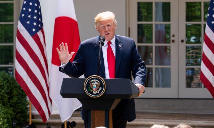Trump Calls to Readmit Russia to G-7