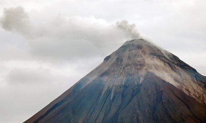 Guatemala Volcano Alert Too Late to Save Lives, Officials Admit