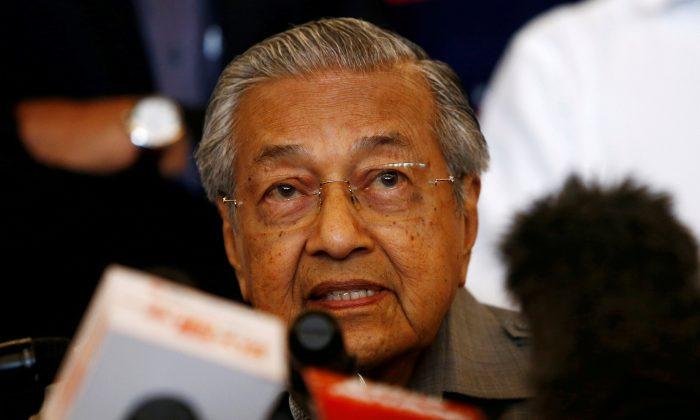 Malaysia’s Mahathir Calls for Review of Trans-Pacific Trade Pact