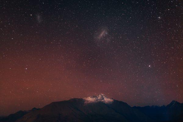 Stars under night sky in Queenstown, New Zealand. (Dave See [CC BY 2.0 (https://creativecommons.org/licenses/by/2.0/)] via Flickr)