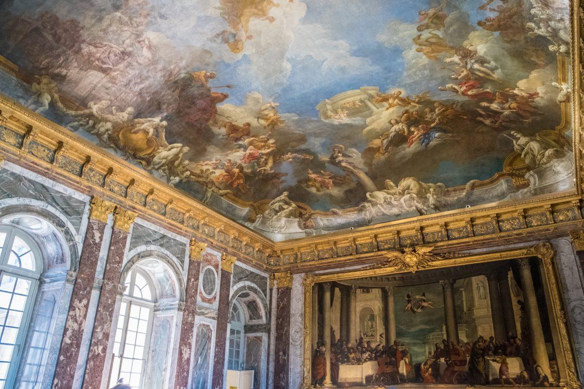 Paintings cover the ceilings and walls of the Palace of Versailles. (Annie Zhuo/The Epoch Times)