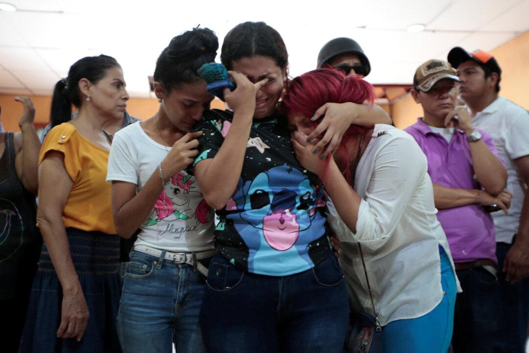 Talks Proceed After Deadly Shoot-Out, Fire Break Nicaragua Truce