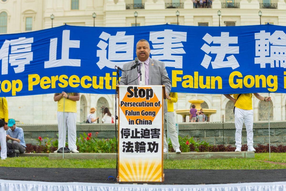  Rep. Donald Payne Jr. (D-N.J.) speaks at a rally calling for an end to the persecution of Falun Gong in China, on Capitol Hill in Washington on June 20, 2018. (Epoch Times)