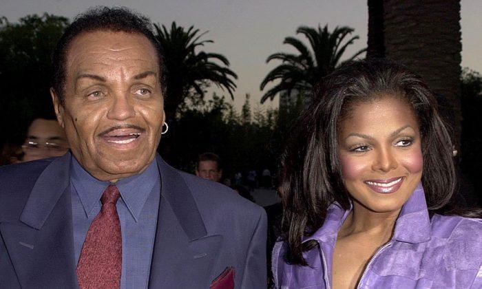 Janet Jackson Praises Father in Speech as He Lays in Hospital With Late-Stage Cancer