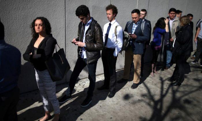 US Private Payrolls Miss Expectations; Weekly Jobless Claims Up