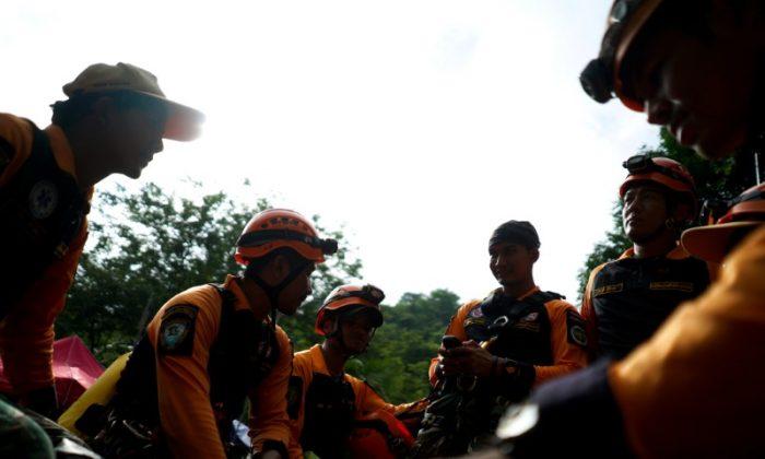 Thai Rescue Diver Dies in Cave, Teams Stuck on How to Extract Trapped Boys