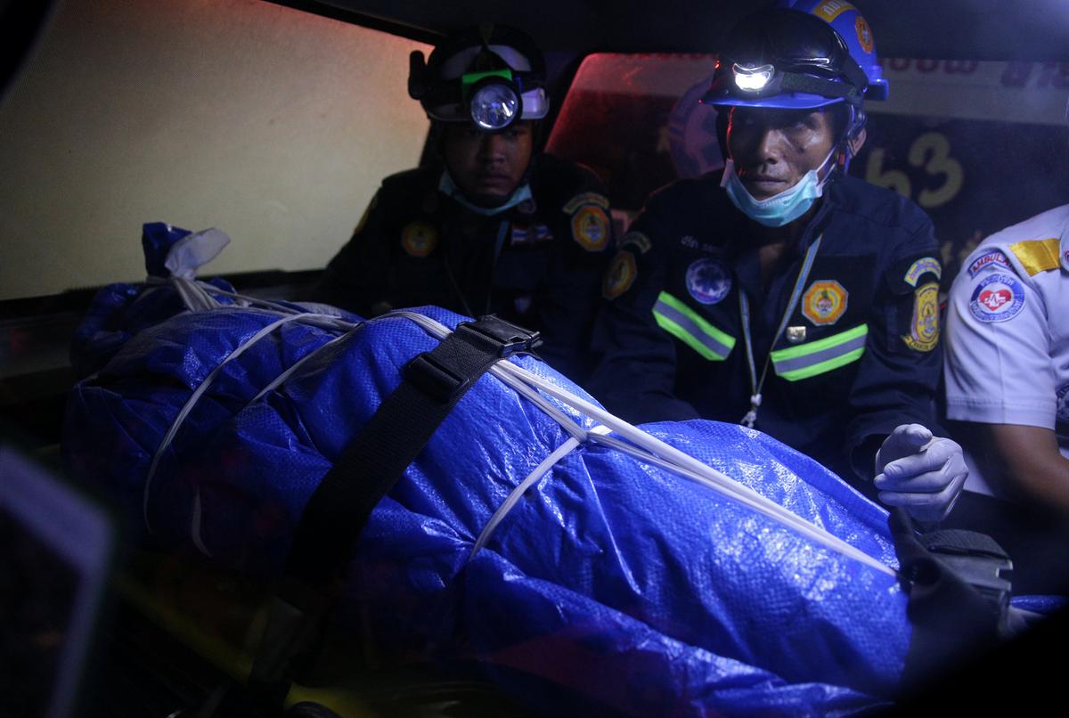 Thai Rescuers Prepare to Raise Sunken Tourist Boat, 41 Confirmed Dead