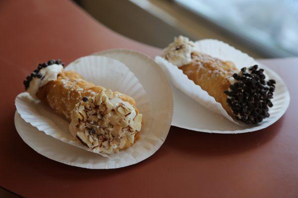 Scialo Brothers Bakery fills their cannolis to order. (Channaly Philipp/The Epoch Times)