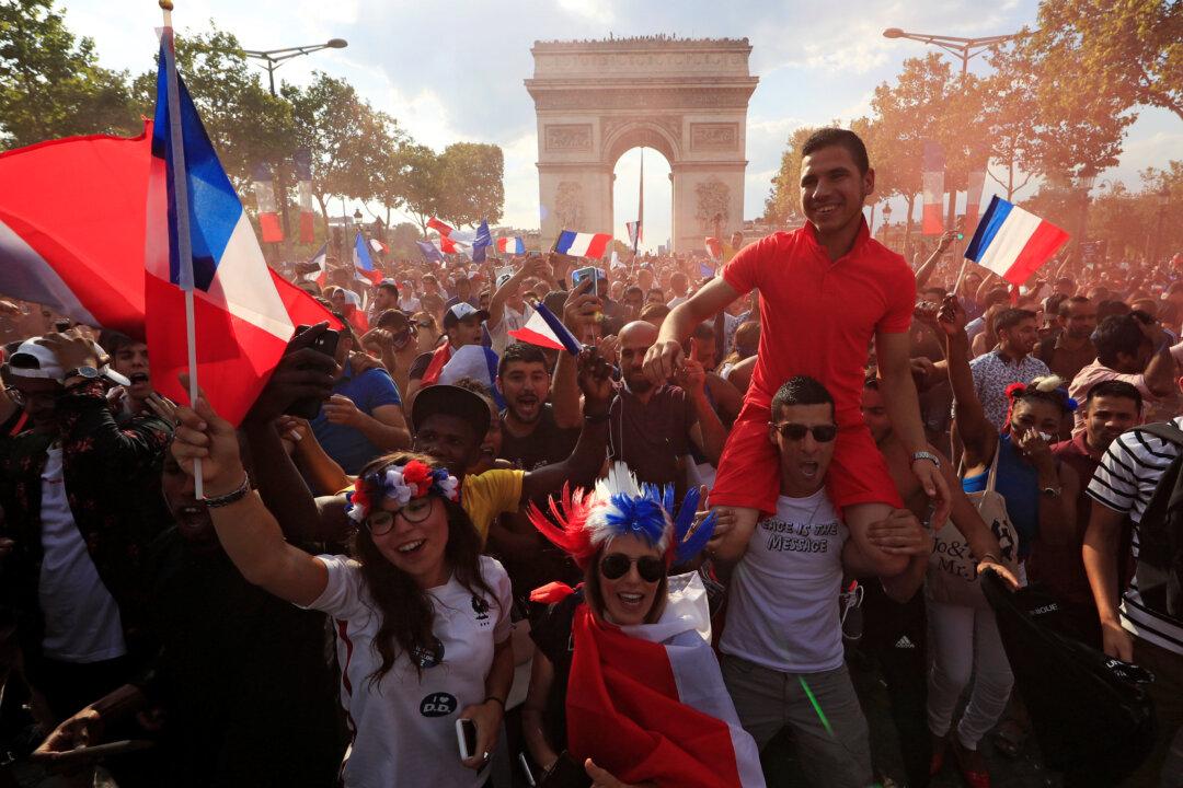 From Paris to Moscow, France Fans Go Wild After Thrilling World Cup Win