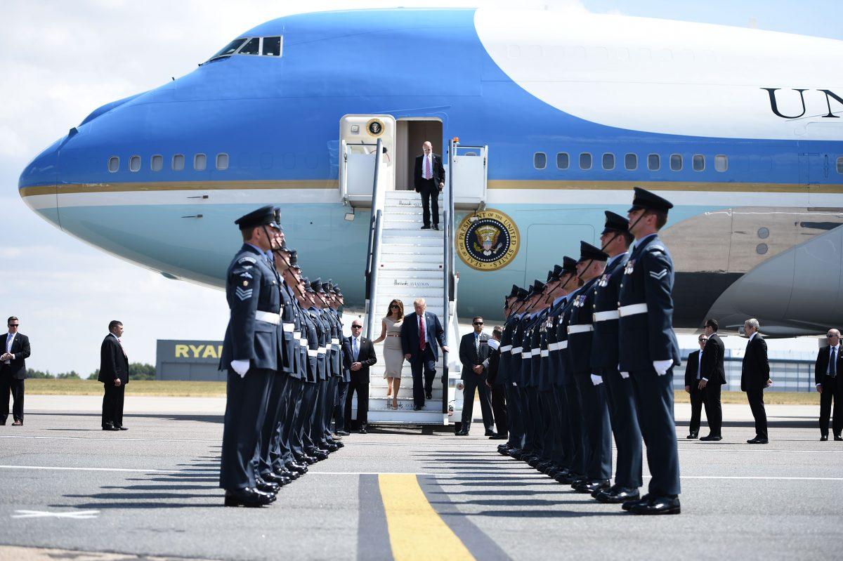 An honour guard stands to receive President Donald Trump and First Lady Melania Trump as they disembark Air Force One at Stansted Airport on July 12, 2018. (BRENDAN SMIALOWSKI/AFP/Getty Images)