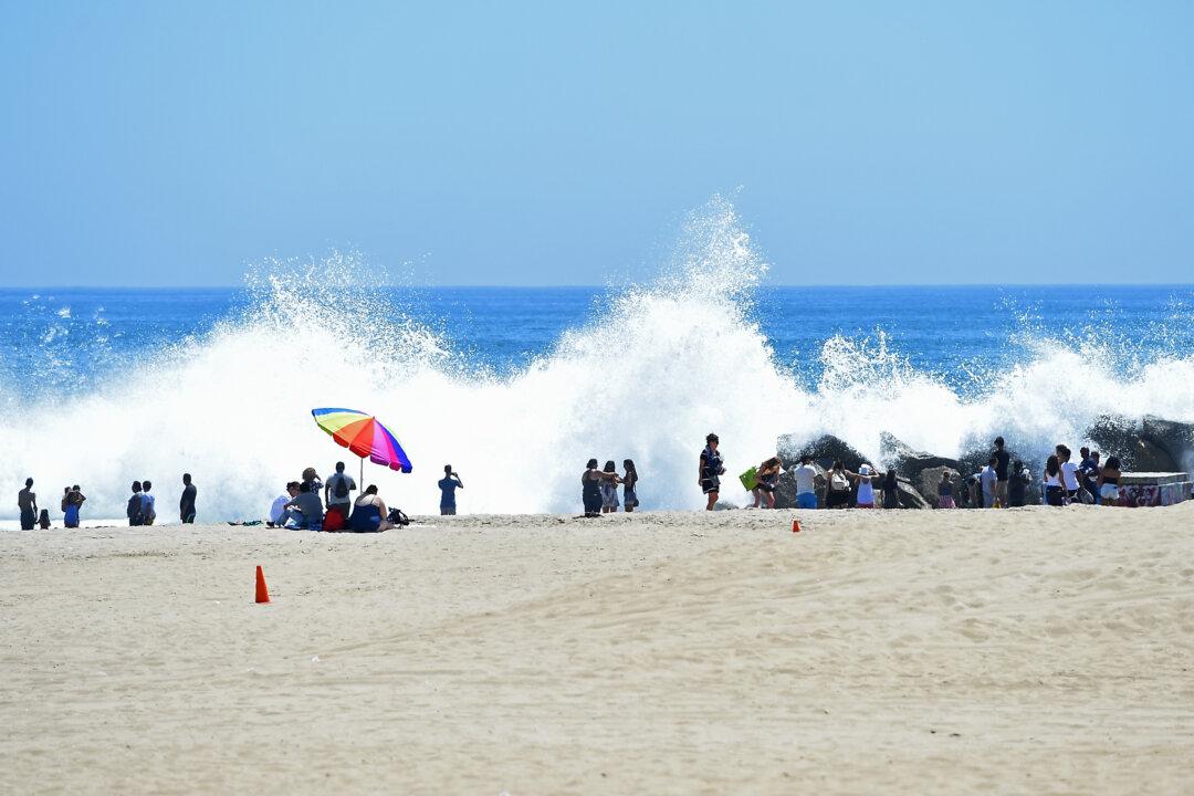 Heat Wave Drives Up Power Consumption and Sparks Safety Concerns in Southern California