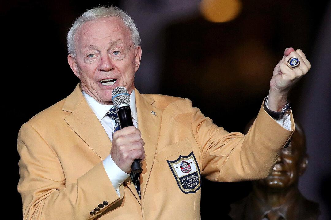 Report: Cowboys Owner Jerry Jones Told Not to Talk About National Anthem