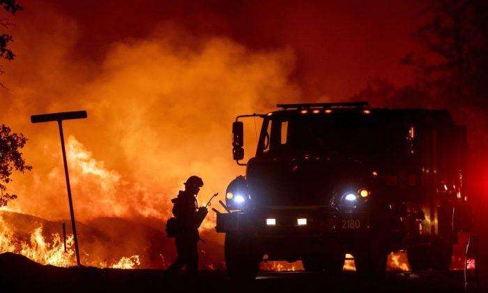 Monster Blaze Rages in California After Killing 2 Firefighters